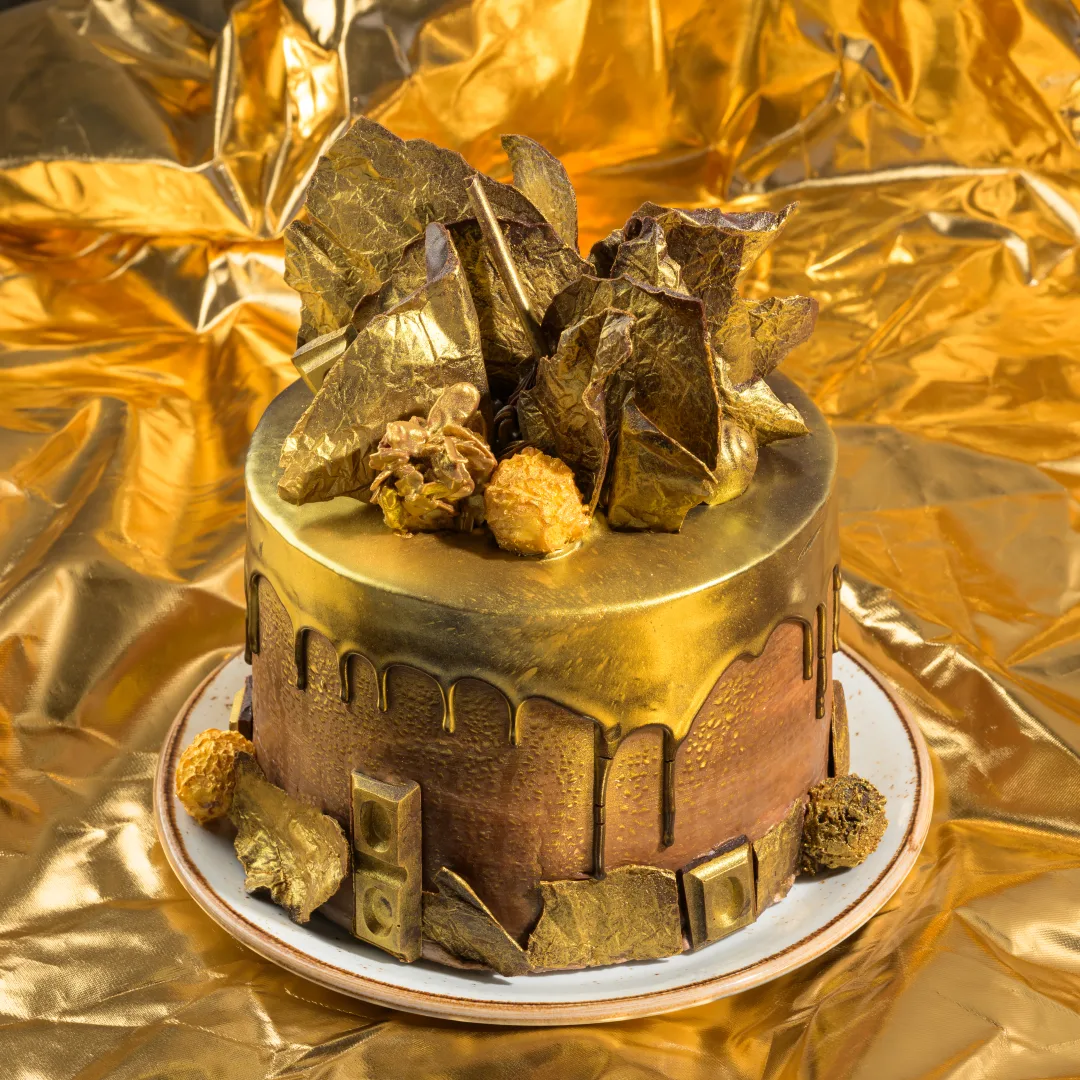 24 Layer & Gold Cake (2.3kg)